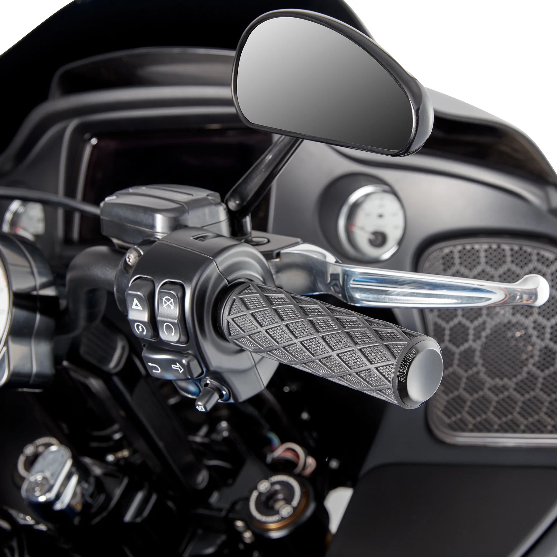 Arlen Ness Diamond Grips image 1
