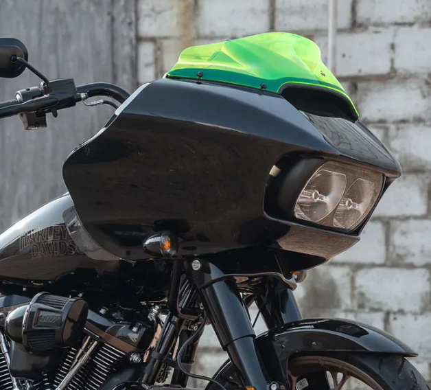 Kolor Flare Windshield -2015-2024 Road Glide image 0