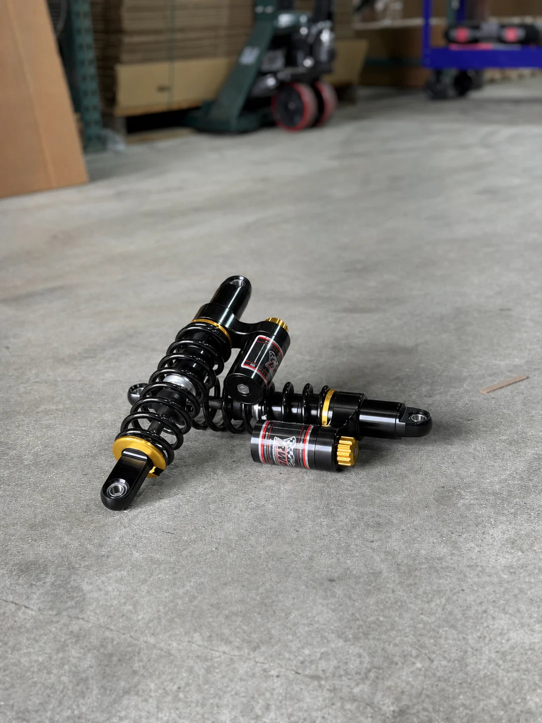 RWD RS-2 Rear Shock Dyna (Colored Hardware)