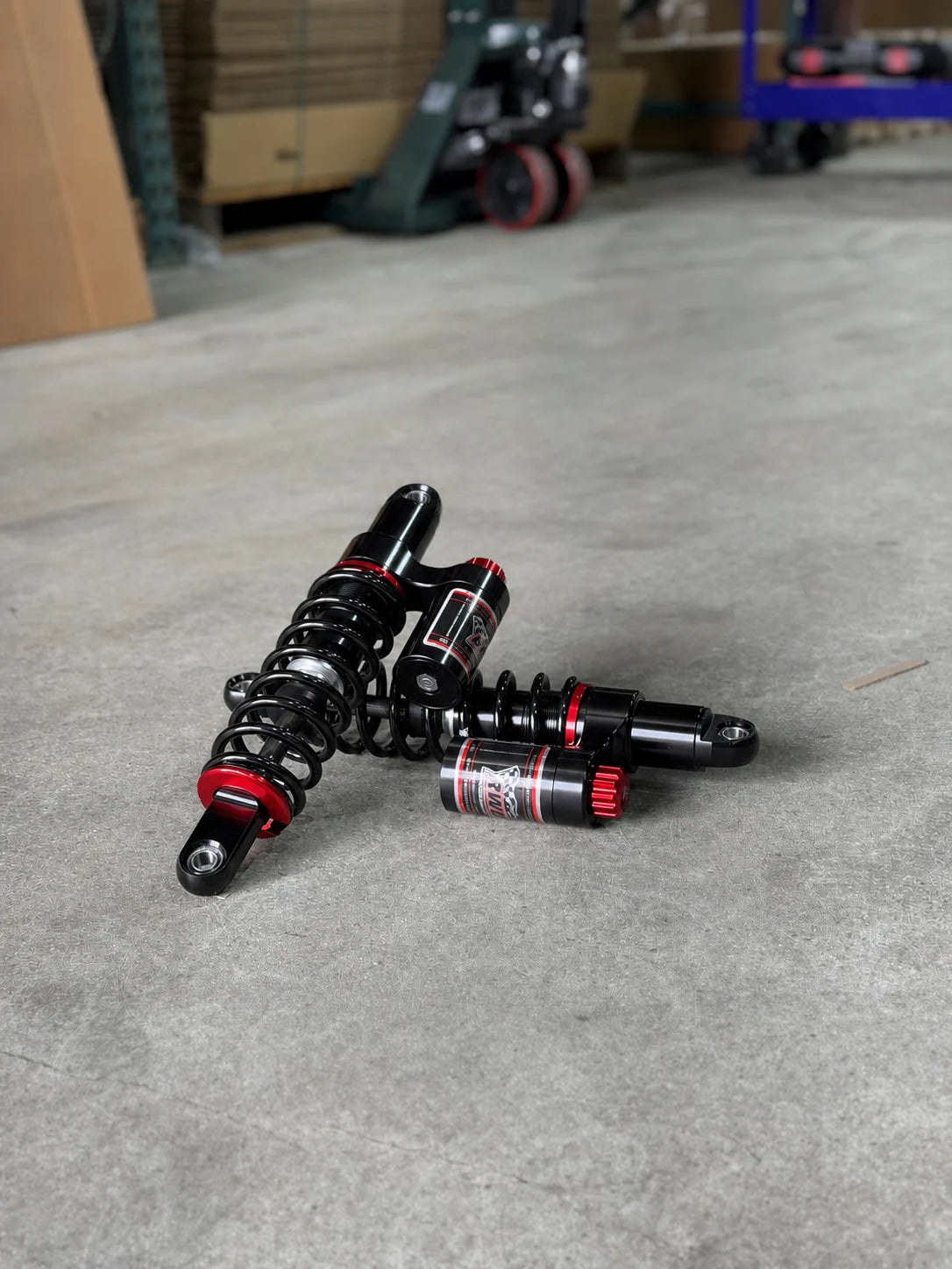 RWD RS-2 Rear Shock Dyna (Colored Hardware)